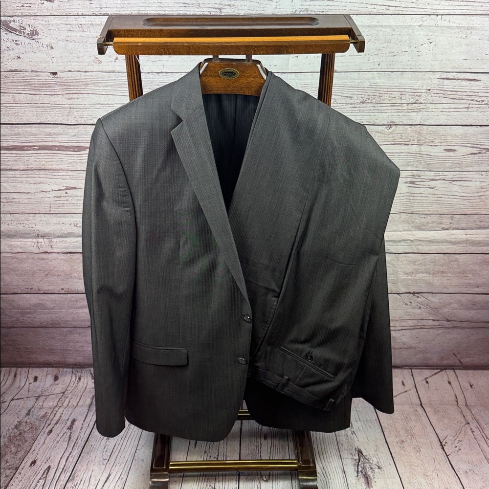 Calvin Klein Gray Slim Fit Suit with Notched Lapels Herringbone 44L 36Wx33L